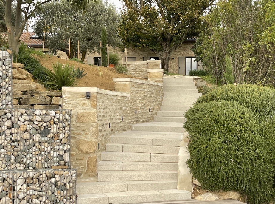 Enrochement et escalier, Aménagement extérieur en Drôme - SN LAGUT